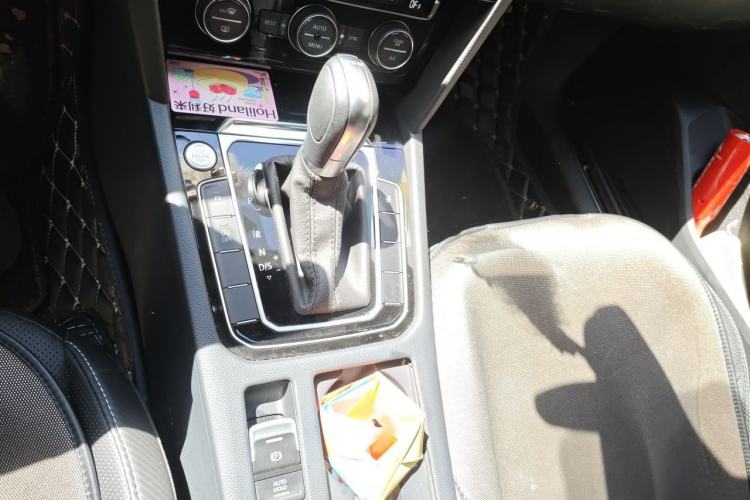Used Volkswagen FAW-Volkswagen CC 2019 330TSI Glamour Edition China V Standard Gear Lever
