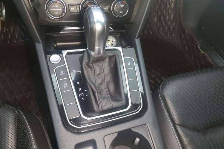 Used Volkswagen FAW-Volkswagen CC 2019 380TSI Glamour Edition China VI Standard Gear Lever