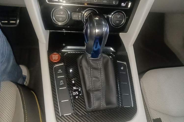 Used Volkswagen FAW-Volkswagen CC 2019 380TSI Yeyan Edition China V Standard Gear Lever
