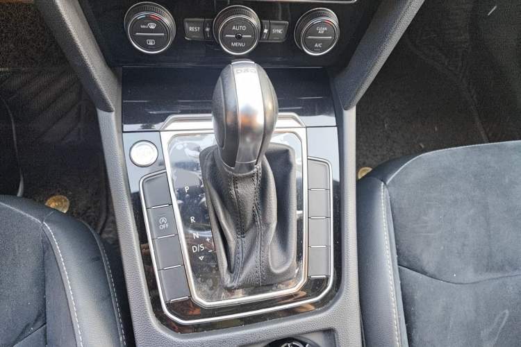 Used Volkswagen FAW-Volkswagen CC 2019 330TSI Huayan Edition China VI Gear Lever