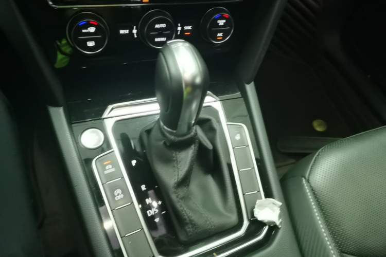 Used Volkswagen FAW-Volkswagen CC 2019 330TSI Glamour Edition China VI Gear Lever