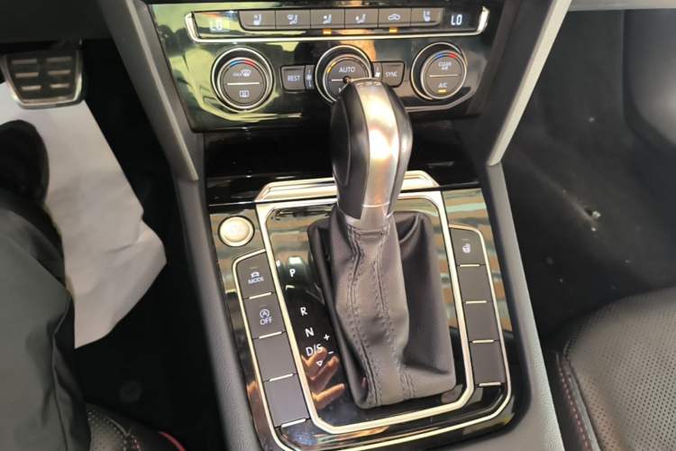 Used Volkswagen FAW-Volkswagen CC 2019 380TSI Yeyan Edition China V Standard Gear Lever
