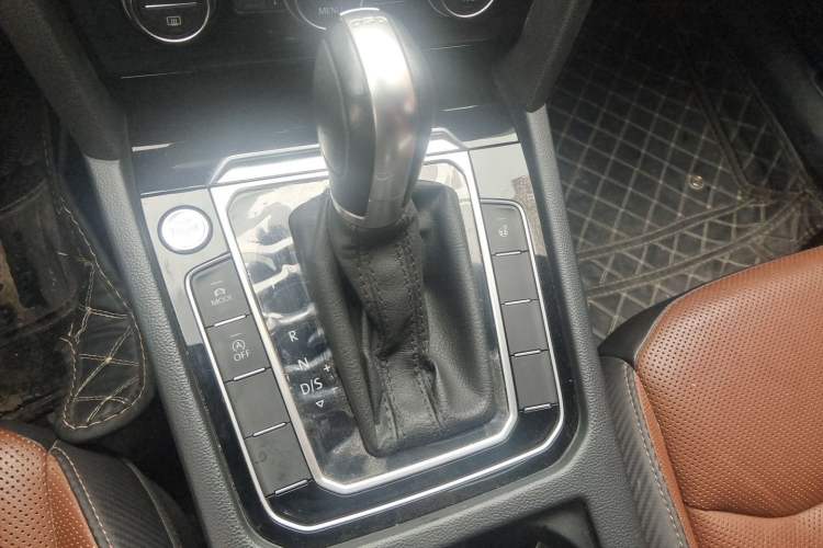Used Volkswagen FAW-Volkswagen CC 2019 330TSI Glamour Edition China V Standard Gear Lever