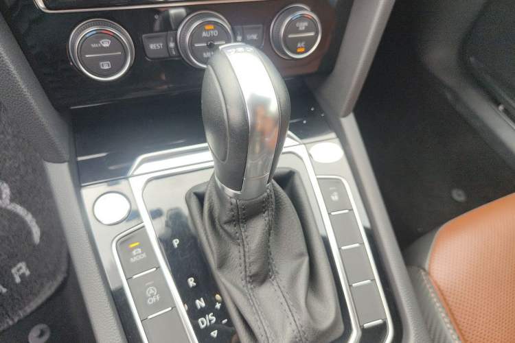 Used Volkswagen FAW-Volkswagen CC 2019 330TSI Glamour Edition China VI Gear Lever