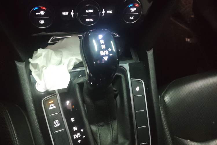 Used Volkswagen FAW-Volkswagen CC 2019 330TSI Glamour Edition China VI Gear Lever
