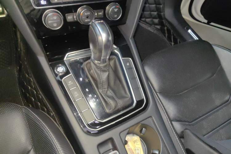 Used Volkswagen FAW-Volkswagen CC 2019 330TSI Glamour Edition China VI Gear Lever