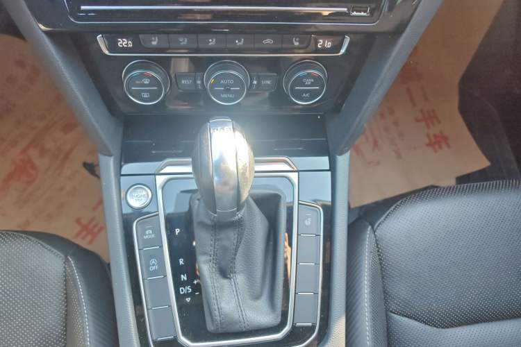 Used Volkswagen FAW-Volkswagen CC 2019 330TSI Glamour Edition China V Standard Gear Lever