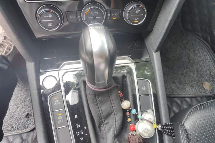 Used Volkswagen FAW-Volkswagen CC 2019 330TSI Glamour Edition China VI Gear Lever