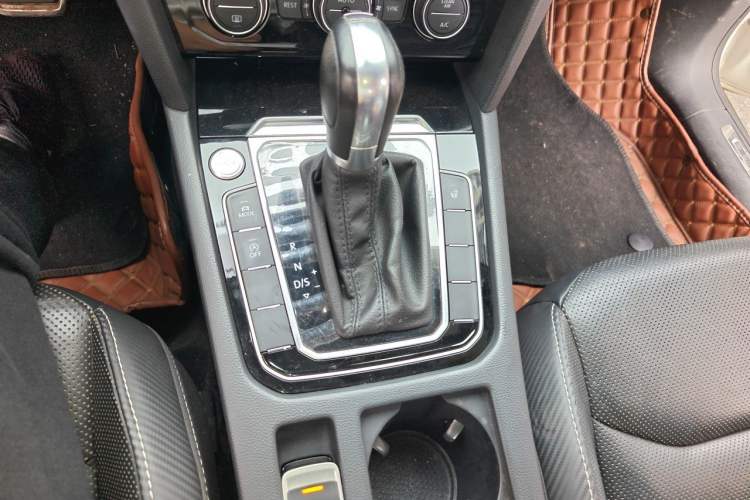 Used Volkswagen FAW-Volkswagen CC 2019 380TSI Glamour Edition China V Standard Gear Lever