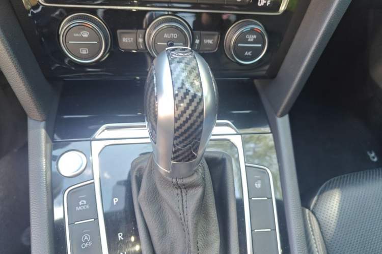 Used Volkswagen FAW-Volkswagen CC 2019 380TSI Glamour Edition China V Standard Gear Lever