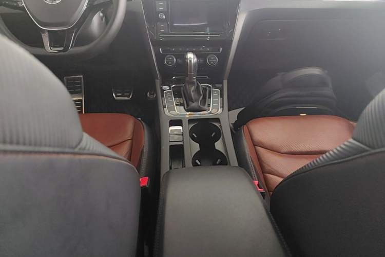 Used Volkswagen FAW-Volkswagen CC 2019 330TSI Glamour Edition China VI Gear Lever