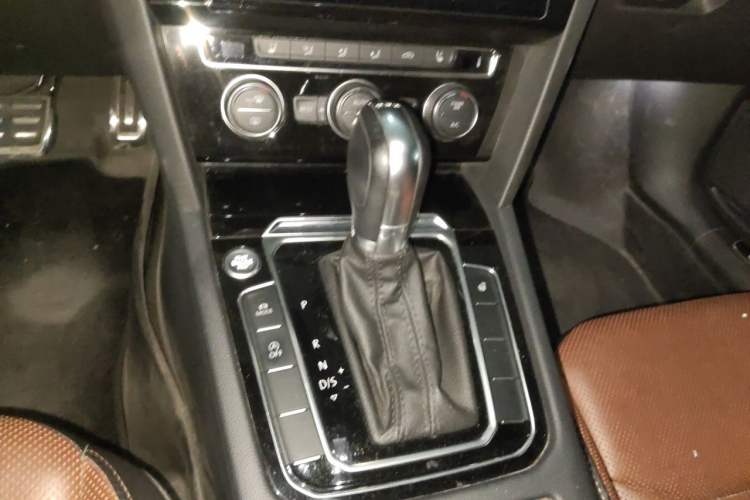 Used Volkswagen FAW-Volkswagen CC 2019 380TSI Glamour Edition China V Standard Gear Lever