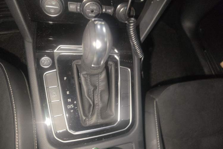 Used Volkswagen FAW-Volkswagen CC 2019 330TSI Huayan Edition China VI Gear Lever