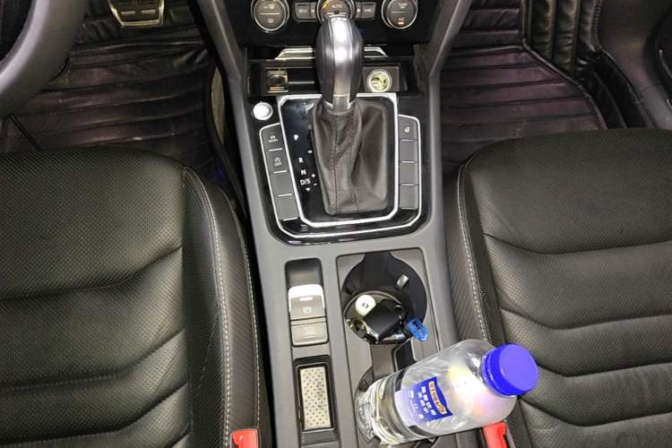 Used Volkswagen FAW-Volkswagen CC 2019 330TSI Glamour Edition China V Standard Gear Lever