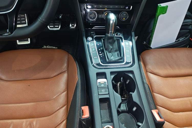 Used Volkswagen FAW-Volkswagen CC 2019 330TSI Glamour Edition China VI Gear Lever