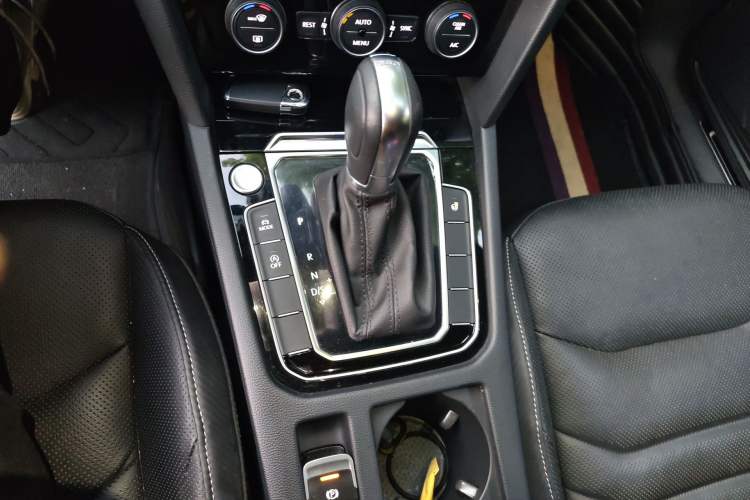 Used Volkswagen FAW-Volkswagen CC 2019 330TSI Glamour Edition China VI Gear Lever