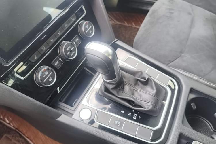 Used Volkswagen FAW-Volkswagen CC 2019 330TSI Huayan Edition China VI Gear Lever
