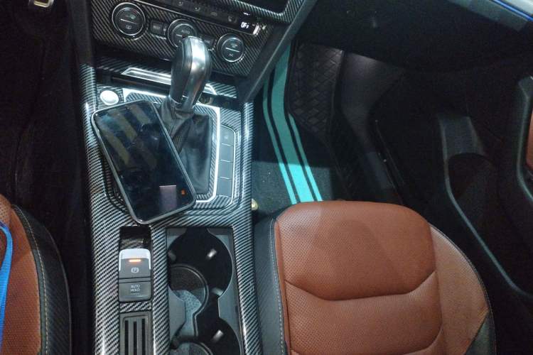 Used Volkswagen FAW-Volkswagen CC 2019 380TSI Glamour Edition China V Standard Gear Lever