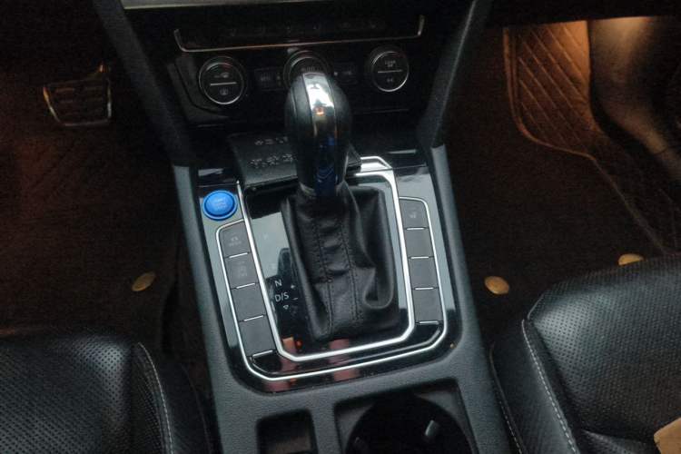 Used Volkswagen FAW-Volkswagen CC 2019 380TSI Glamour Edition China V Standard Gear Lever