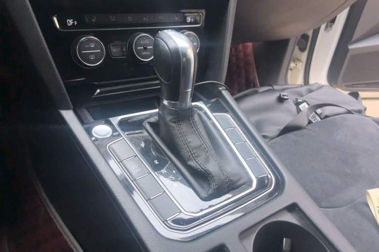 Used Volkswagen FAW-Volkswagen CC 2019 330TSI Huayan Edition China VI Gear Lever