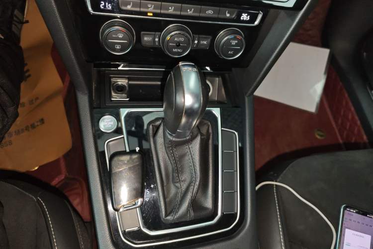 Used Volkswagen FAW-Volkswagen CC 2019 330TSI Huayan Edition China VI Gear Lever