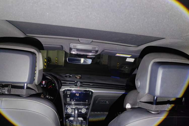 Used Volkswagen FAW-Volkswagen CC 2019 330TSI Glamour Edition China VI Headliner