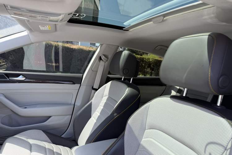 Used Volkswagen FAW-Volkswagen CC 2019 380TSI Yeyan Edition China V Standard Interior 1