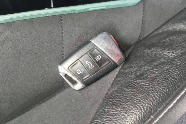 Used Volkswagen FAW-Volkswagen CC 2019 330TSI Huayan Edition China VI Interior 1