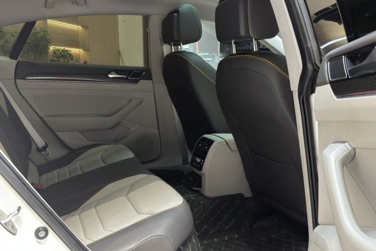 Used Volkswagen FAW-Volkswagen CC 2019 380TSI Yeyan Edition China VI Standard Interior 1