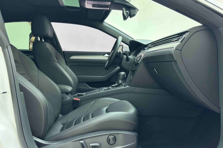 Used Volkswagen FAW-Volkswagen CC 2019 330TSI Glamour Edition China V Standard Interior 1