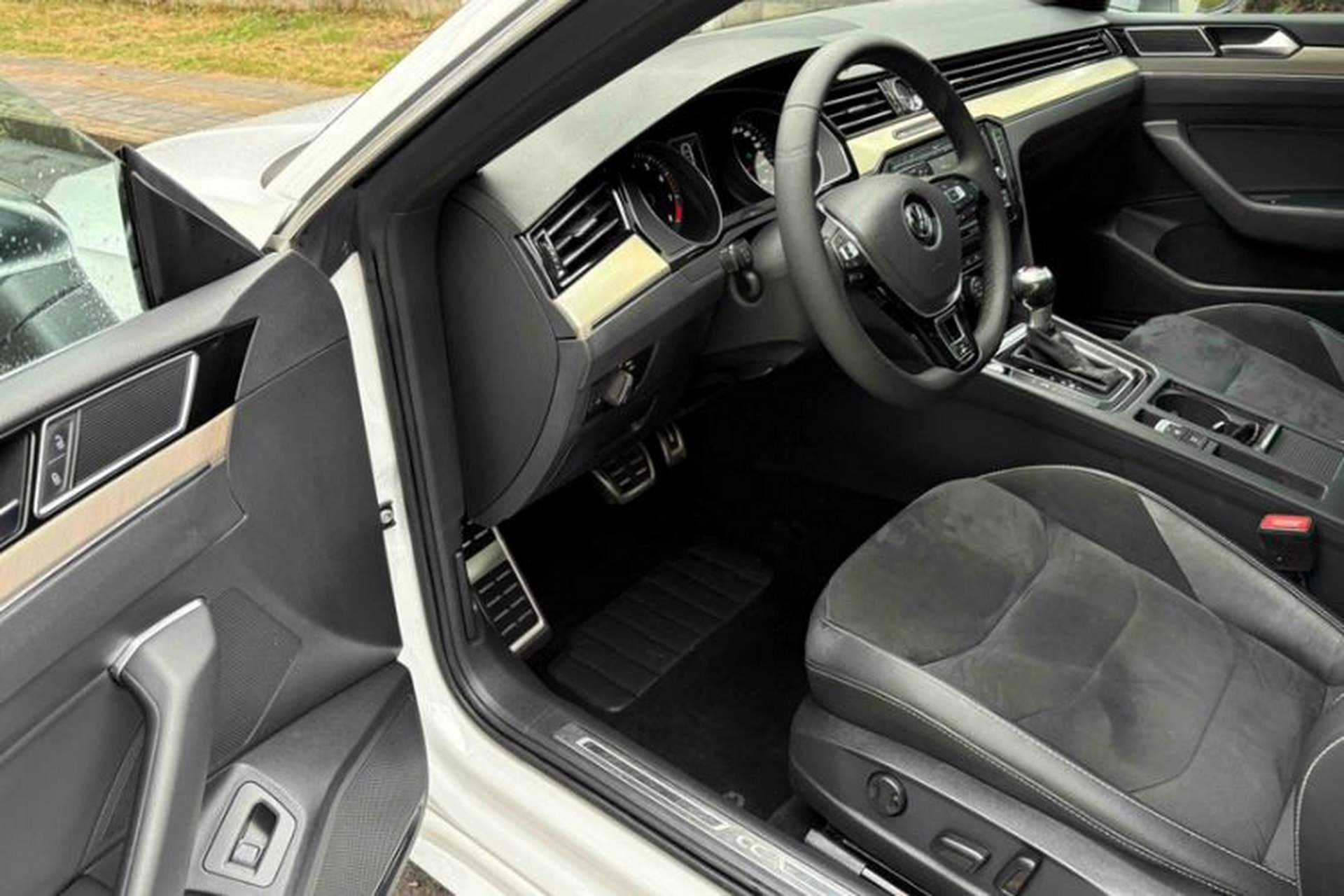 Used Volkswagen FAW-Volkswagen CC 2019 330TSI Huayan Edition China VI Interior 2