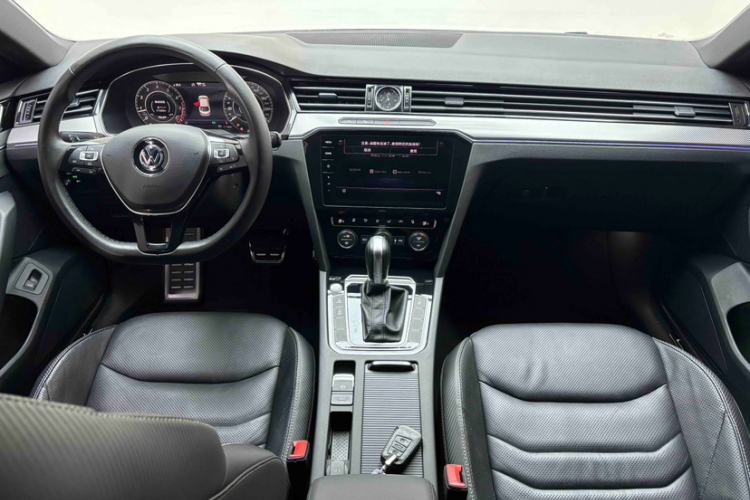 Used Volkswagen FAW-Volkswagen CC 2019 330TSI Glamour Edition China V Standard Interior 2