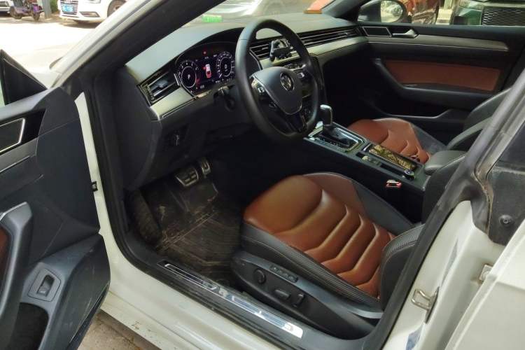 Used Volkswagen FAW-Volkswagen CC 2019 380TSI Glamour Edition China V Standard Interior 3