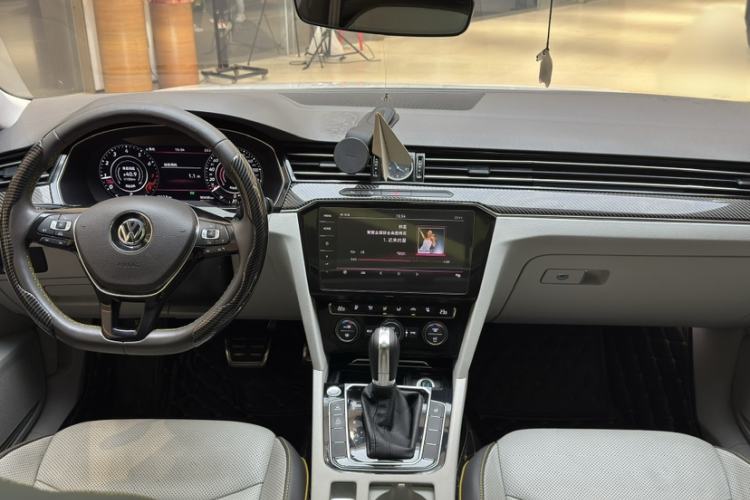 Used Volkswagen FAW-Volkswagen CC 2019 380TSI Yeyan Edition China VI Standard Interior 3