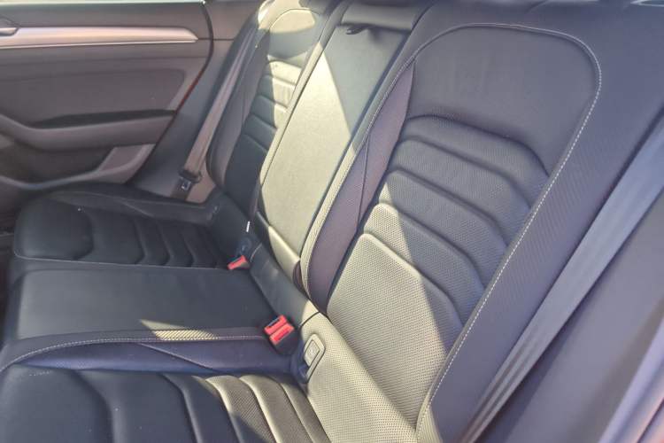Used Volkswagen FAW-Volkswagen CC 2019 330TSI Glamour Edition China V Standard Interior 4