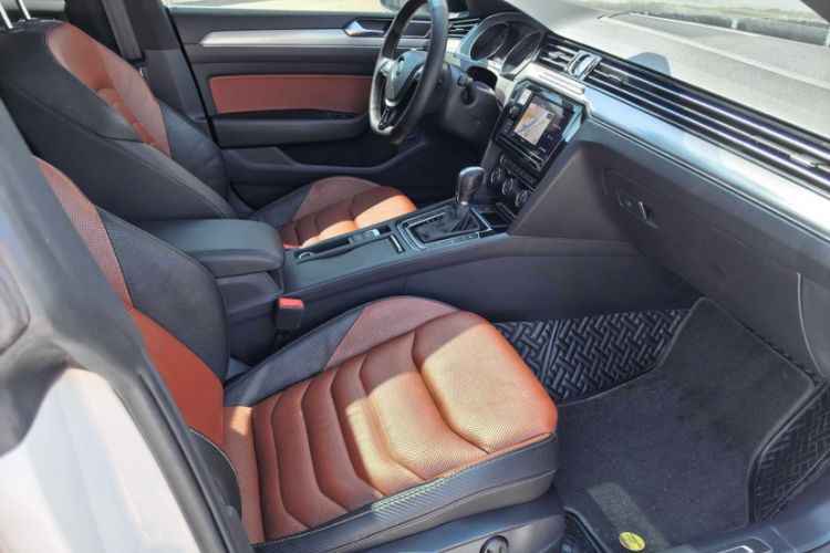 Used Volkswagen FAW-Volkswagen CC 2019 330TSI Glamour Edition China VI Interior 4