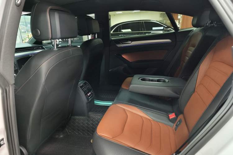 Used Volkswagen FAW-Volkswagen CC 2019 380TSI Glamour Edition China V Standard Interior 4