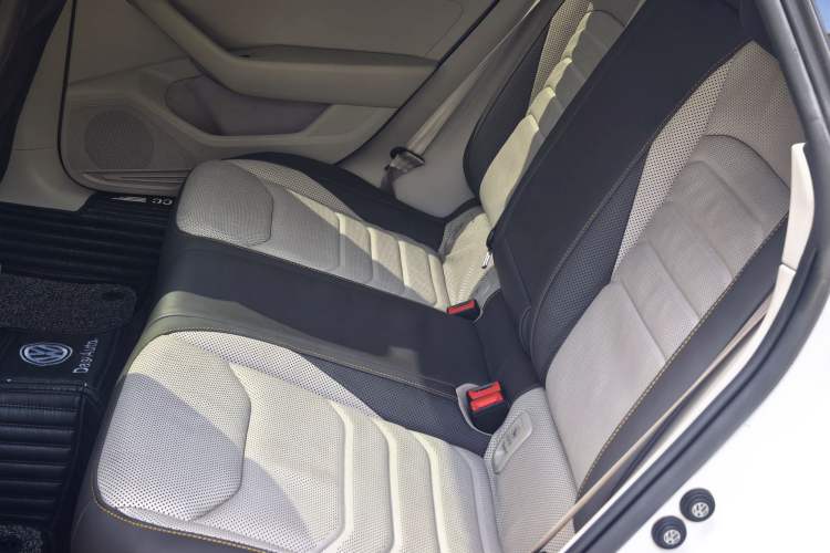 Used Volkswagen FAW-Volkswagen CC 2019 380TSI Yeyan Edition China V Standard Interior 6