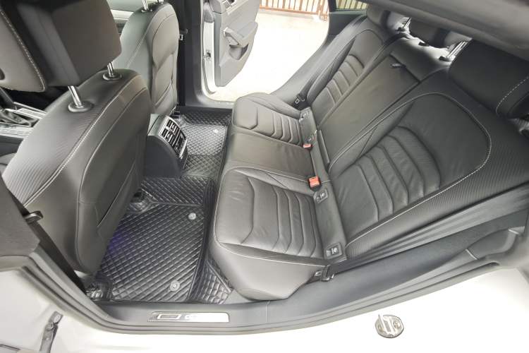 Used Volkswagen FAW-Volkswagen CC 2019 330TSI Glamour Edition China VI Interior 8