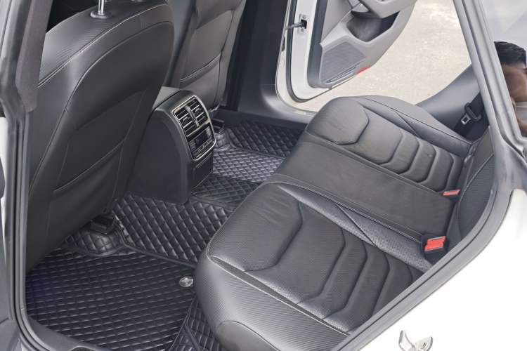 Used Volkswagen FAW-Volkswagen CC 2019 330TSI Glamour Edition China VI Interior 9