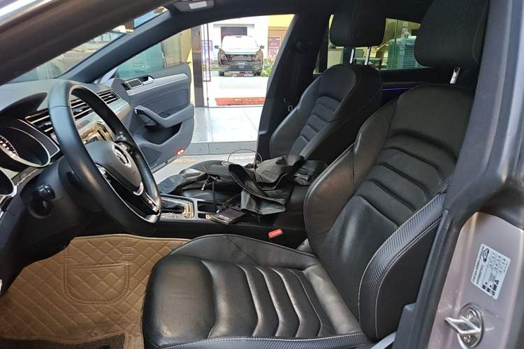 Used Volkswagen FAW-Volkswagen CC 2019 330TSI Glamour Edition China V Standard Left Front Seat