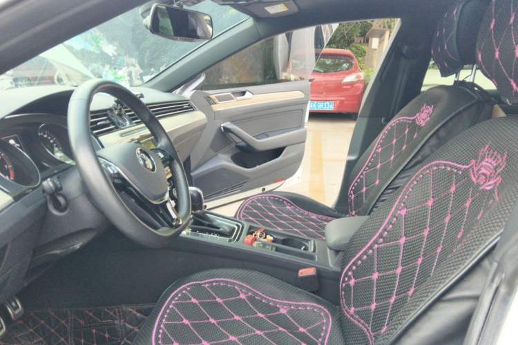 Used Volkswagen FAW-Volkswagen CC 2019 330TSI Huayan Edition China VI Left Front Seat