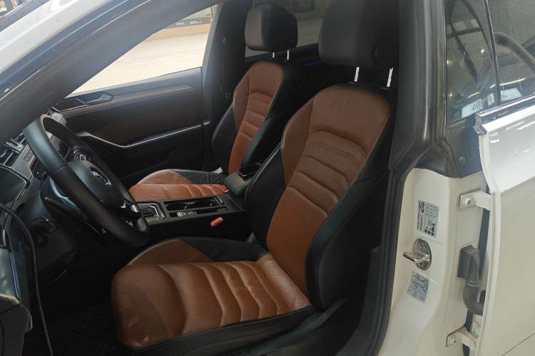 Used Volkswagen FAW-Volkswagen CC 2019 330TSI Glamour Edition China VI Left Front Seat