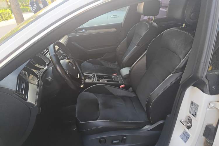 Used Volkswagen FAW-Volkswagen CC 2019 330TSI Huayan Edition China VI Left Front Seat