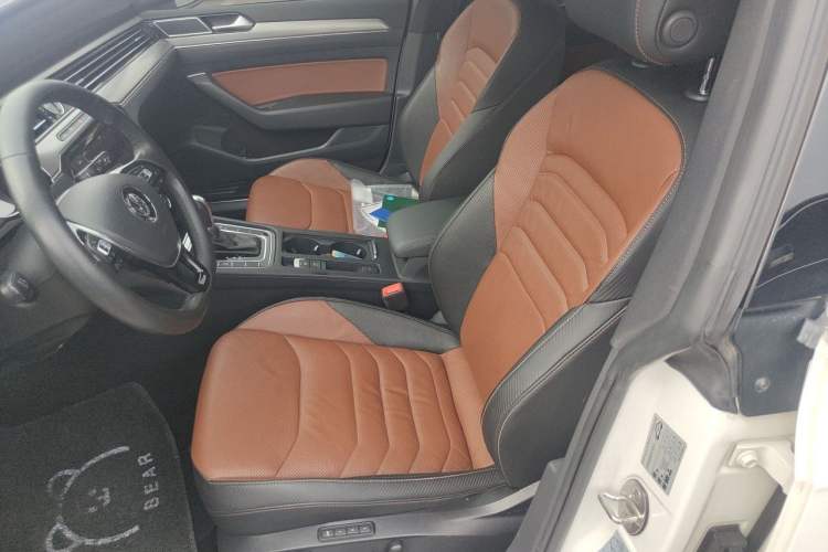 Used Volkswagen FAW-Volkswagen CC 2019 330TSI Glamour Edition China VI Left Front Seat