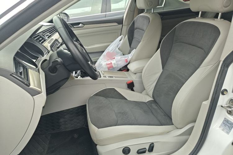 Used Volkswagen FAW-Volkswagen CC 2019 330TSI Huayan Edition China VI Left Front Seat