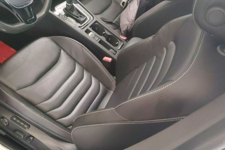 Used Volkswagen FAW-Volkswagen CC 2019 330TSI Glamour Edition China VI Left Front Seat