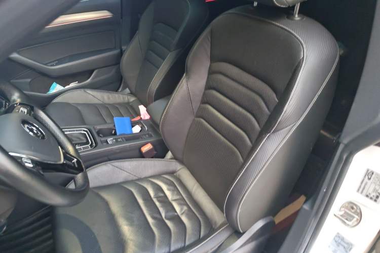 Used Volkswagen FAW-Volkswagen CC 2019 330TSI Glamour Edition China VI Left Front Seat