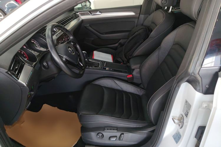 Used Volkswagen FAW-Volkswagen CC 2019 330TSI Glamour Edition China V Standard Left Front Seat