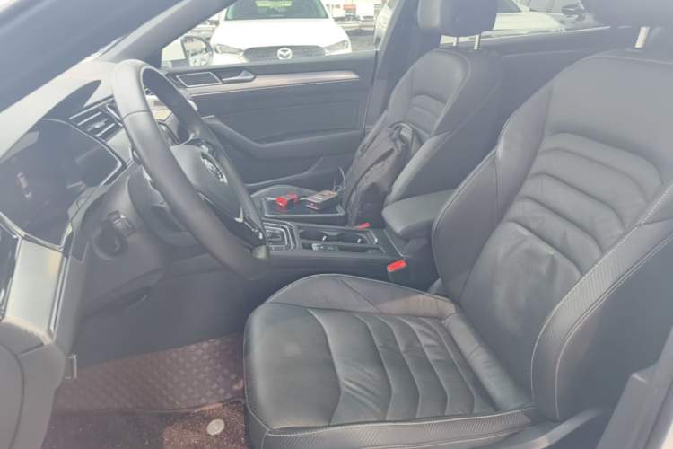 Used Volkswagen FAW-Volkswagen CC 2019 330TSI Glamour Edition China VI Left Front Seat